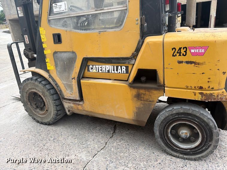 image for item FK0261 Caterpillar DP40K-D forklift