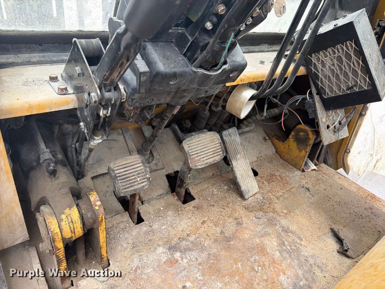 image for item FK0261 Caterpillar DP40K-D forklift