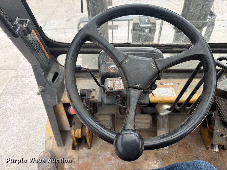 image for item FK0261 Caterpillar DP40K-D forklift
