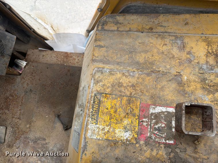 image for item FK0261 Caterpillar DP40K-D forklift