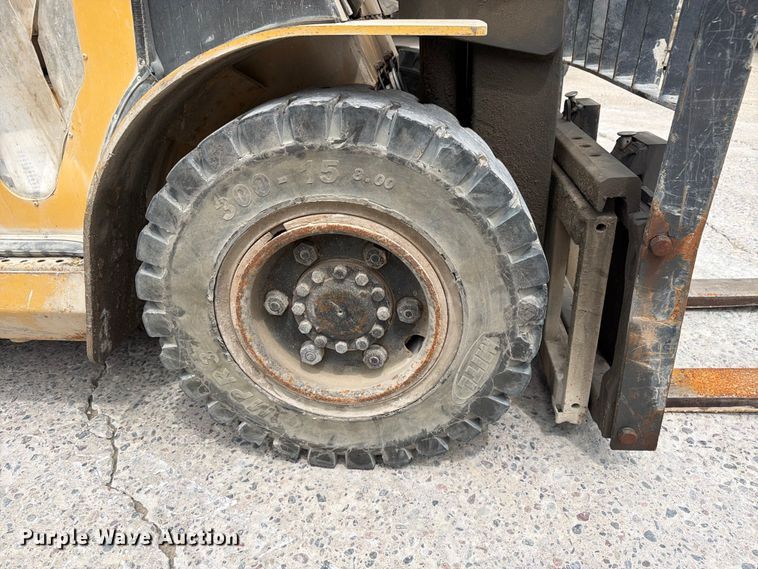 image for item FK0261 Caterpillar DP40K-D forklift