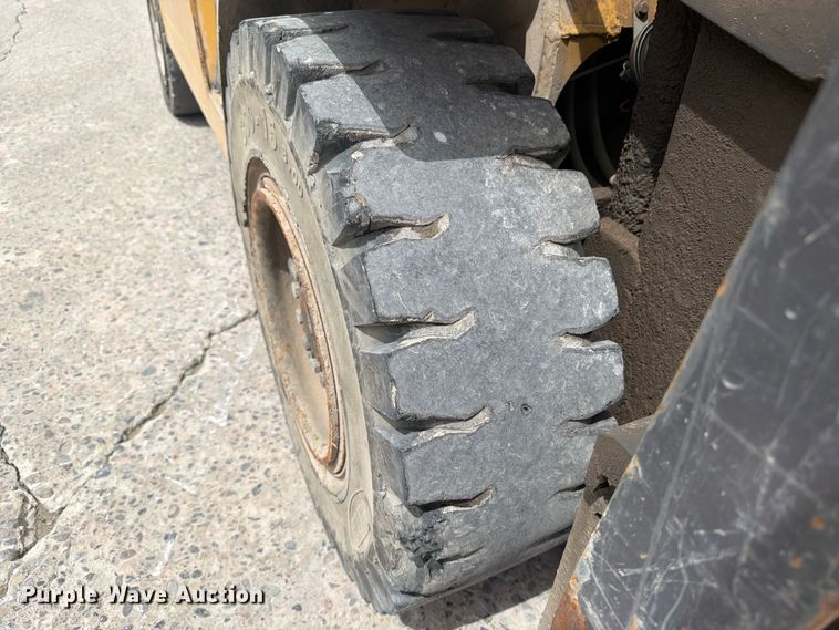image for item FK0261 Caterpillar DP40K-D forklift