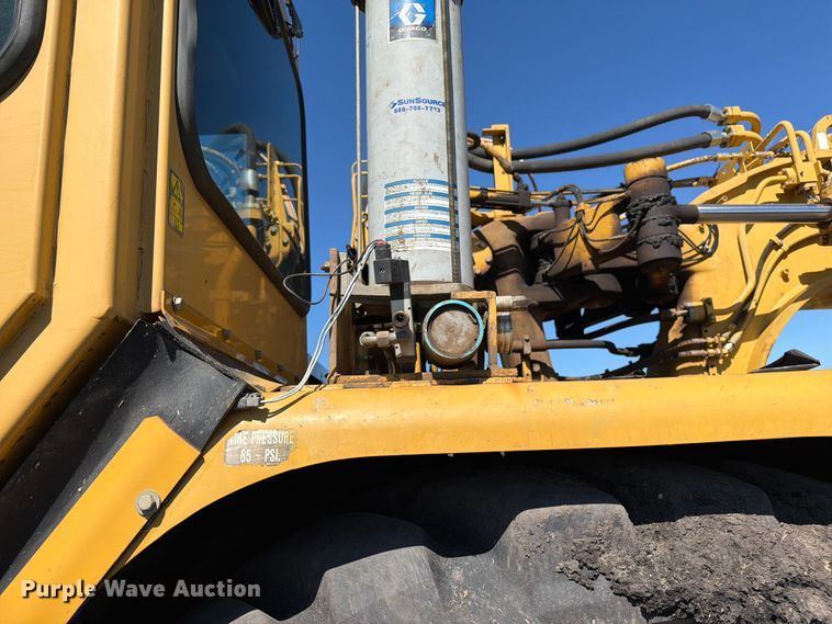 image for item FK0287 2005 Caterpillar 627G scraper