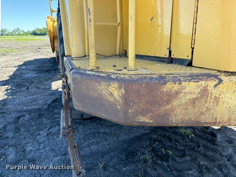 image for item FK0287 2005 Caterpillar 627G scraper
