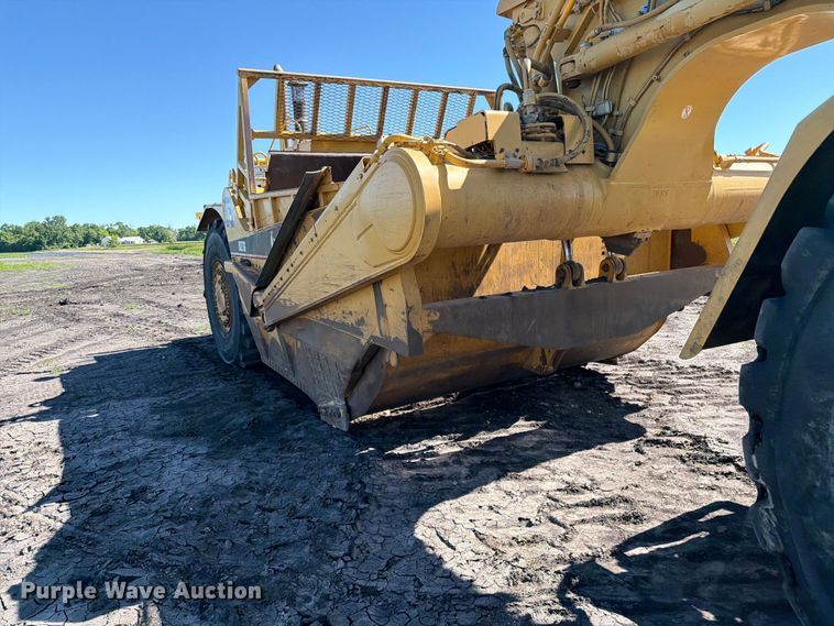 image for item FK0287 2005 Caterpillar 627G scraper