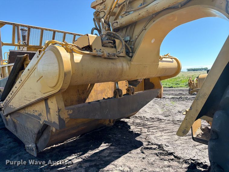 image for item FK0287 2005 Caterpillar 627G scraper