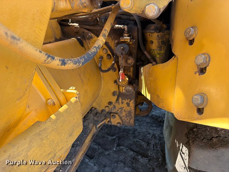 image for item FK0287 2005 Caterpillar 627G scraper