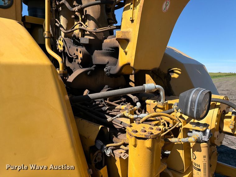 image for item FK0287 2005 Caterpillar 627G scraper