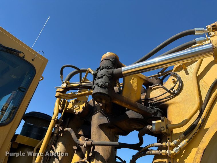 image for item FK0287 2005 Caterpillar 627G scraper