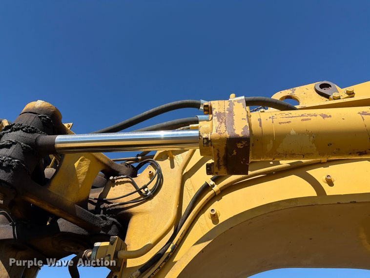 image for item FK0287 2005 Caterpillar 627G scraper