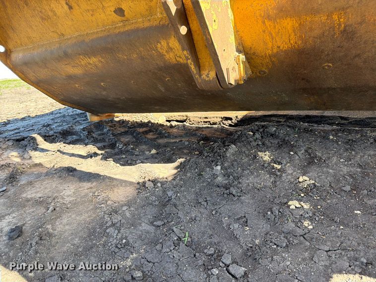 image for item FK0287 2005 Caterpillar 627G scraper