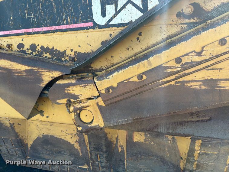 image for item FK0287 2005 Caterpillar 627G scraper