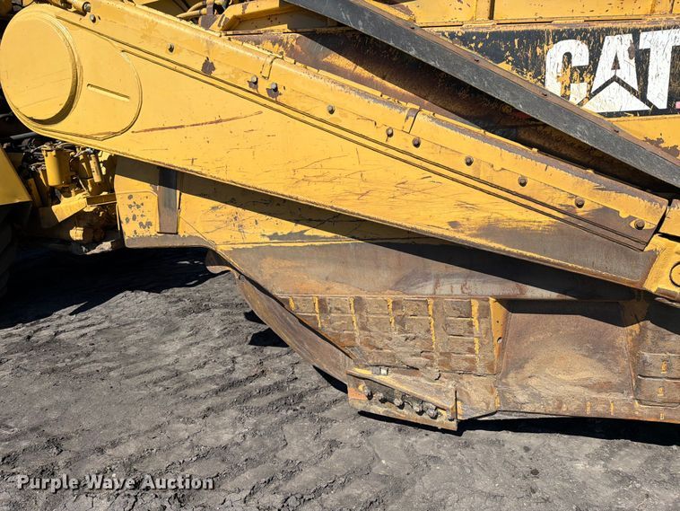 image for item FK0287 2005 Caterpillar 627G scraper