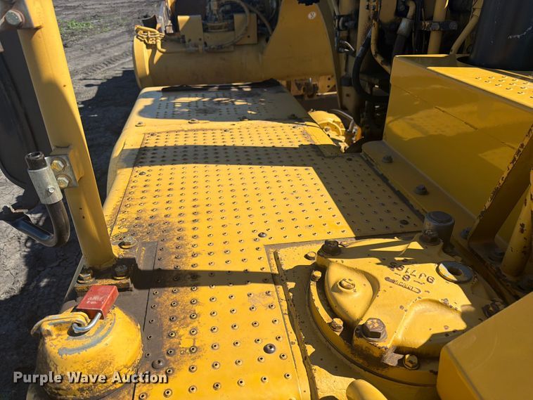 image for item FK0287 2005 Caterpillar 627G scraper