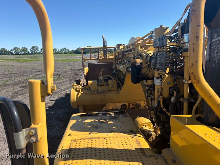 image for item FK0287 2005 Caterpillar 627G scraper