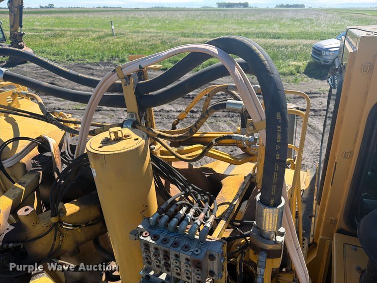 image for item FK0287 2005 Caterpillar 627G scraper