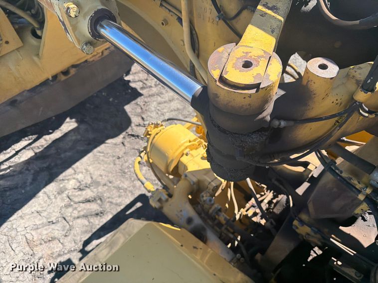image for item FK0287 2005 Caterpillar 627G scraper