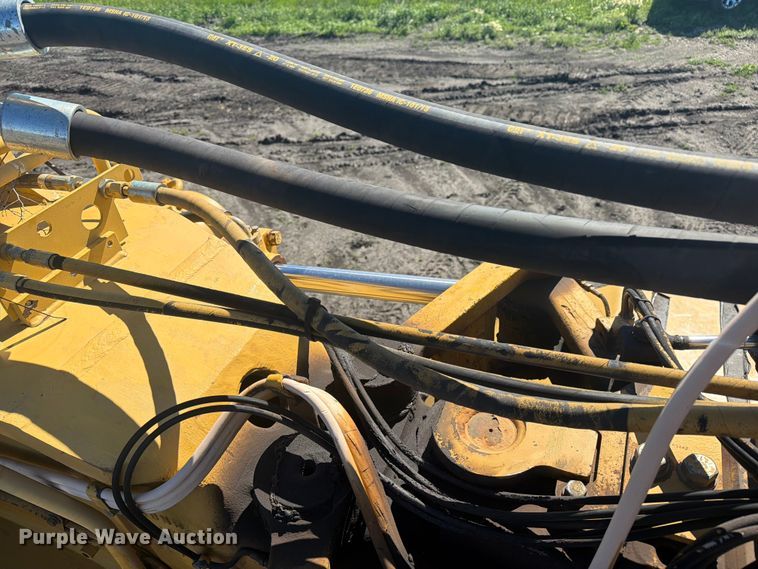 image for item FK0287 2005 Caterpillar 627G scraper