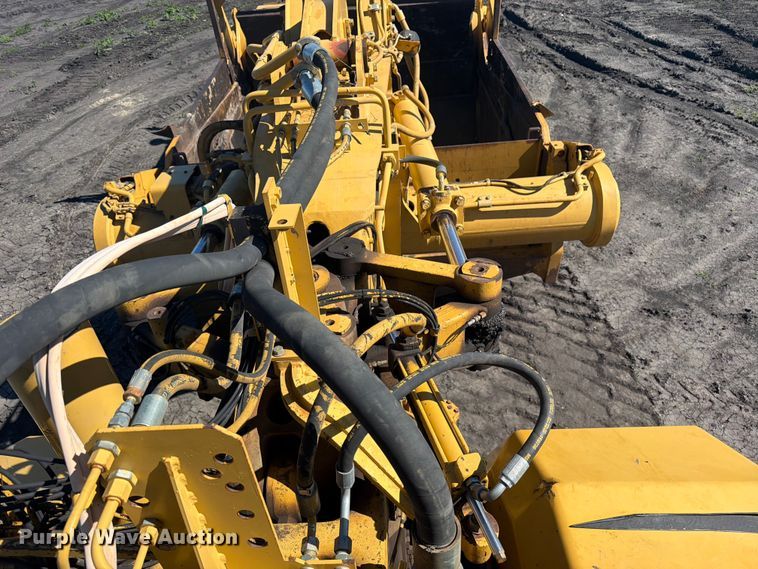 image for item FK0287 2005 Caterpillar 627G scraper