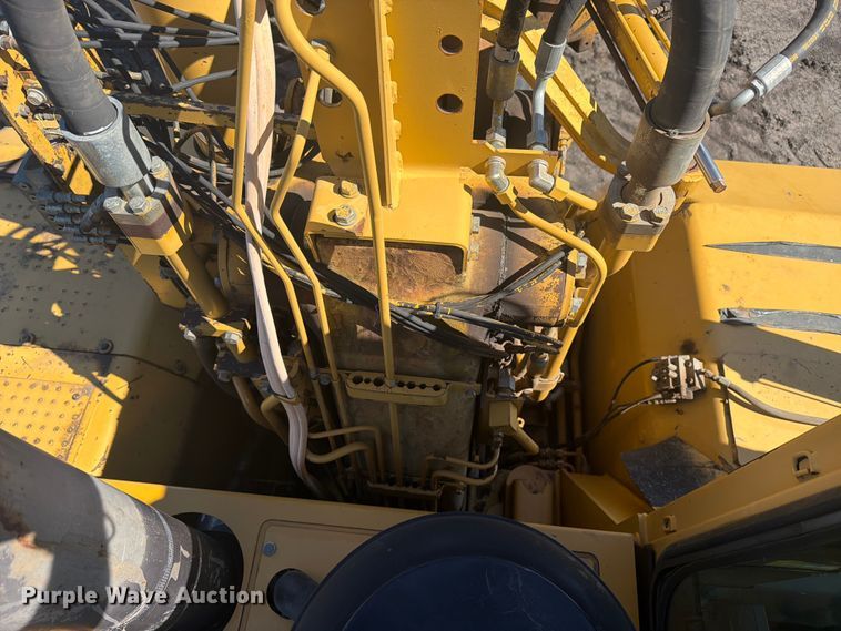 image for item FK0287 2005 Caterpillar 627G scraper