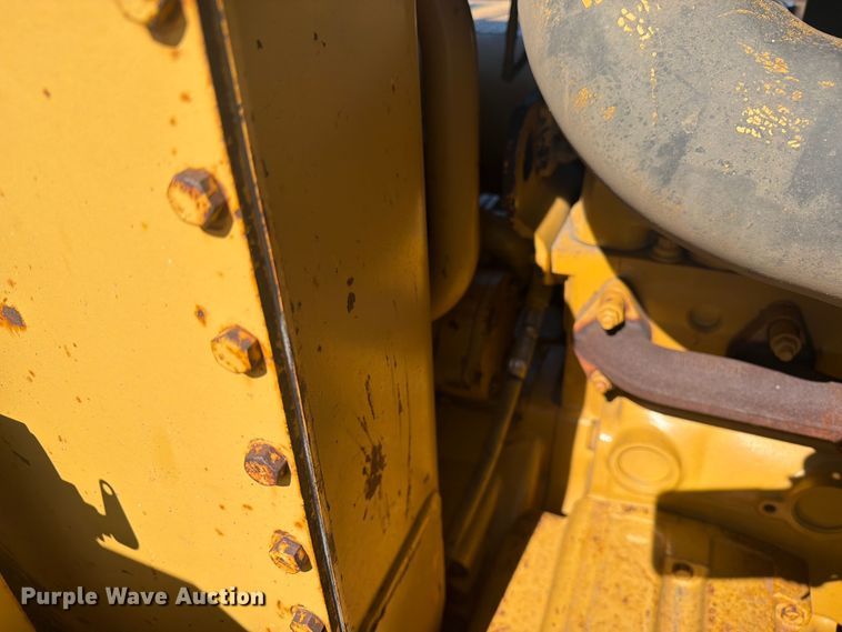 image for item FK0287 2005 Caterpillar 627G scraper