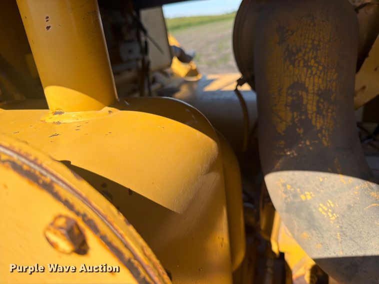 image for item FK0287 2005 Caterpillar 627G scraper
