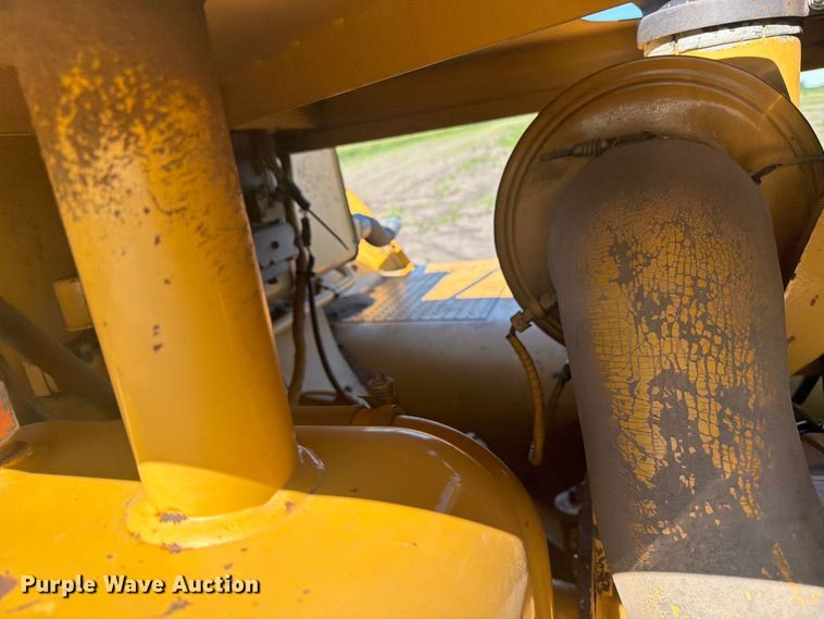 image for item FK0287 2005 Caterpillar 627G scraper