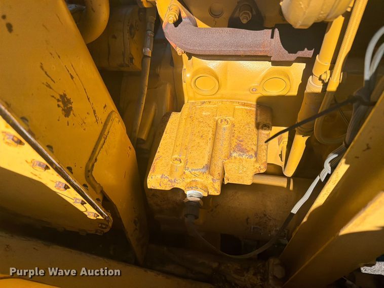 image for item FK0287 2005 Caterpillar 627G scraper