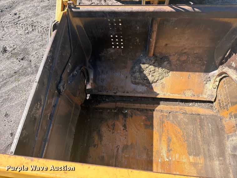 image for item FK0287 2005 Caterpillar 627G scraper