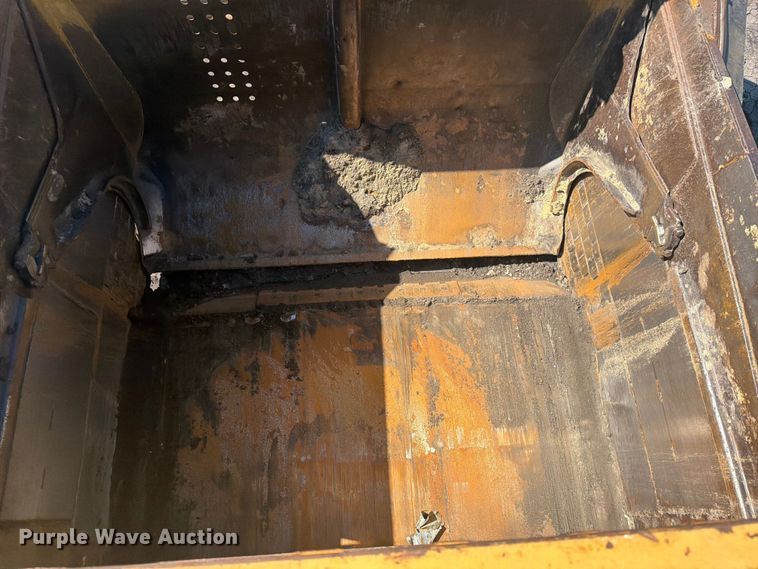image for item FK0287 2005 Caterpillar 627G scraper