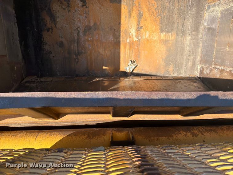 image for item FK0287 2005 Caterpillar 627G scraper