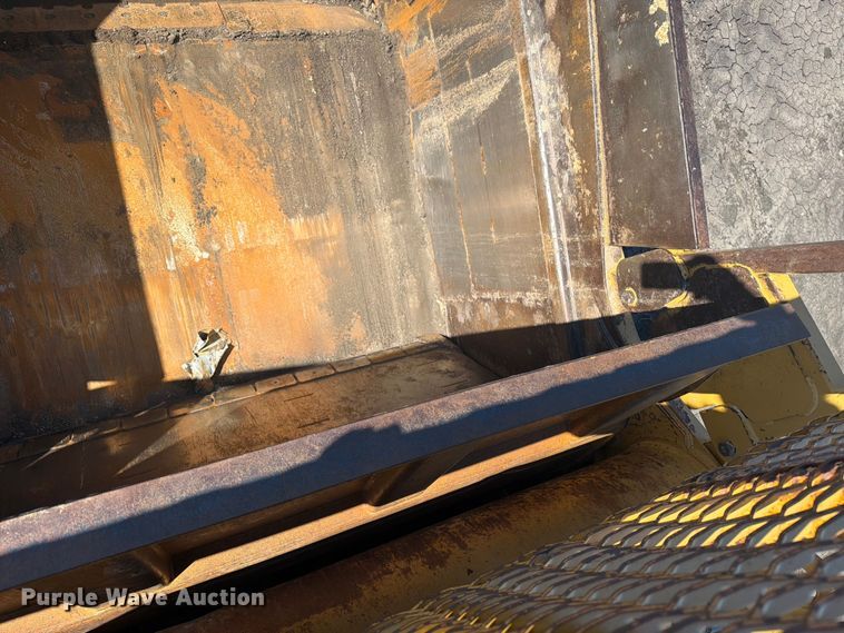 image for item FK0287 2005 Caterpillar 627G scraper