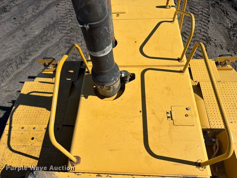 image for item FK0287 2005 Caterpillar 627G scraper