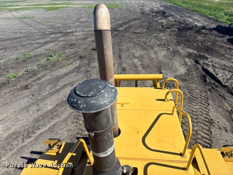 image for item FK0287 2005 Caterpillar 627G scraper