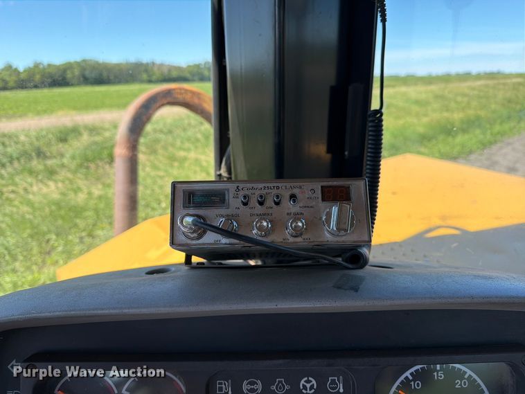 image for item FK0287 2005 Caterpillar 627G scraper