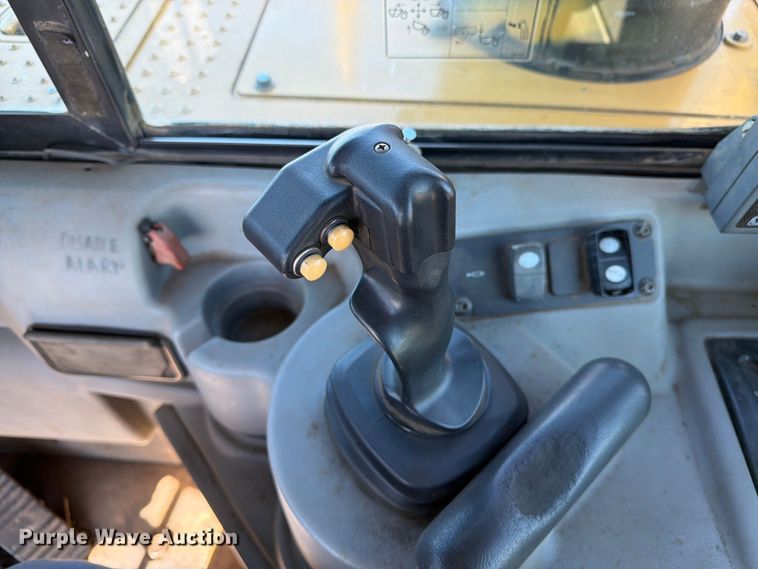 image for item FK0287 2005 Caterpillar 627G scraper