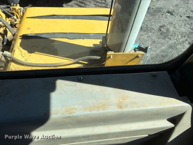 image for item FK0287 2005 Caterpillar 627G scraper