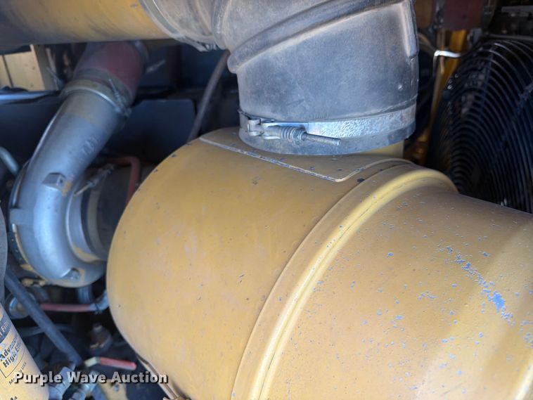 image for item FK0287 2005 Caterpillar 627G scraper