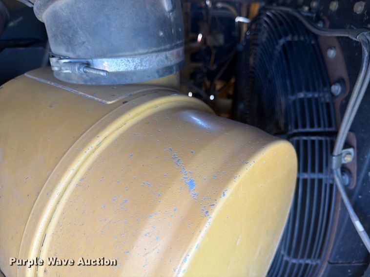 image for item FK0287 2005 Caterpillar 627G scraper