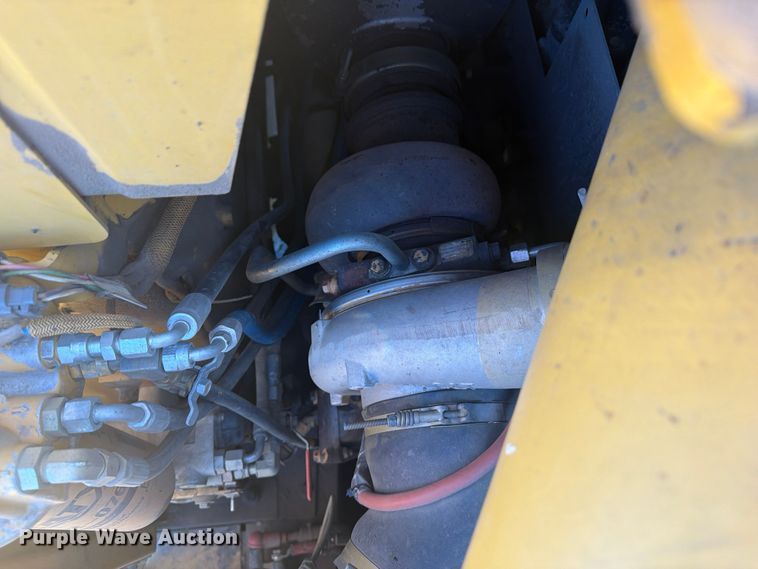 image for item FK0287 2005 Caterpillar 627G scraper