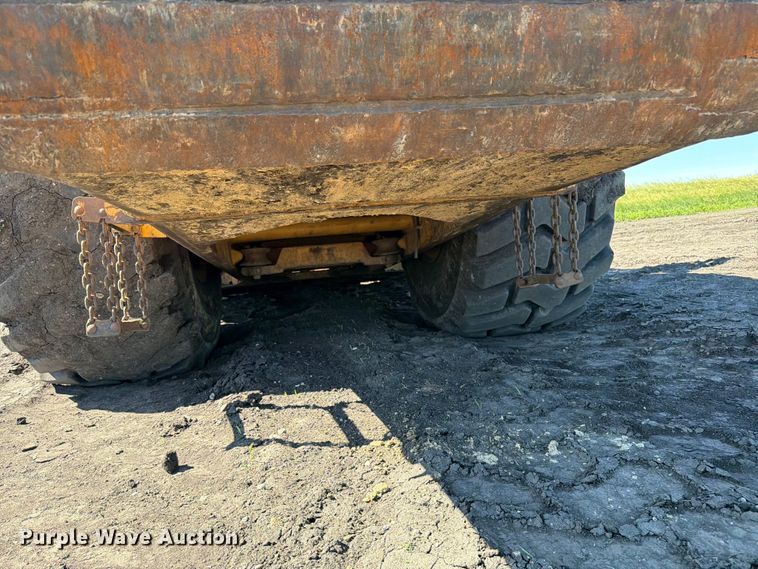 image for item FK0287 2005 Caterpillar 627G scraper
