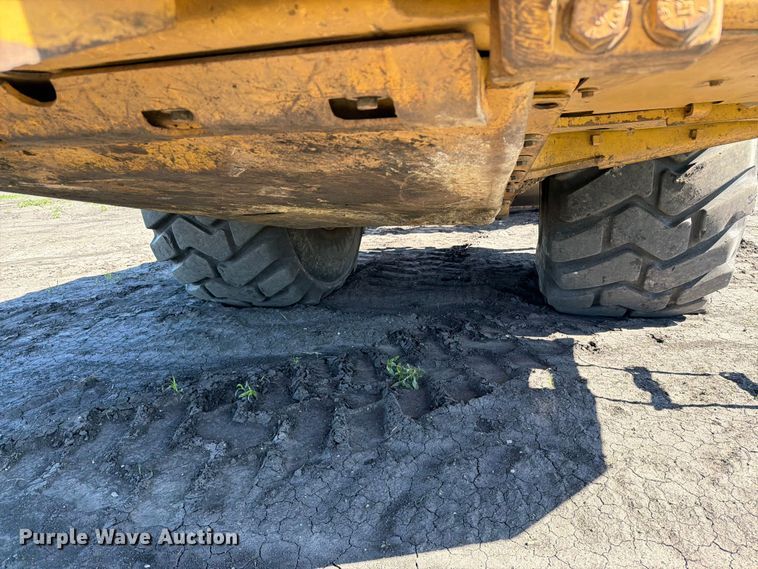 image for item FK0287 2005 Caterpillar 627G scraper