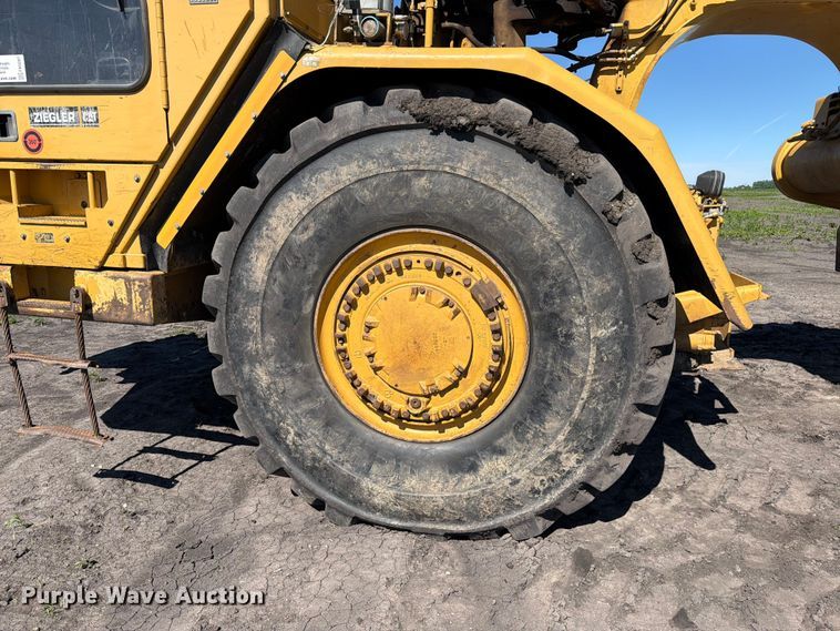 image for item FK0287 2005 Caterpillar 627G scraper