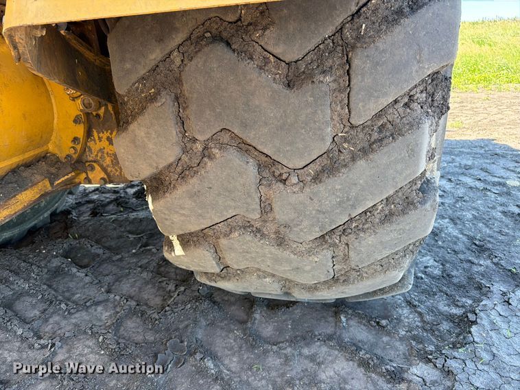 image for item FK0287 2005 Caterpillar 627G scraper
