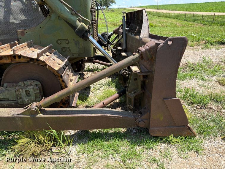 image for item FK3024 Caterpillar D7F dozer