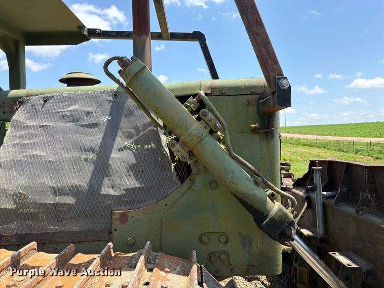 image for item FK3024 Caterpillar D7F dozer