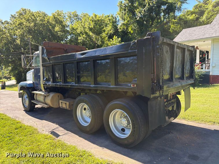 image for item FK3037 1989 Freightliner USF-1E dump truck