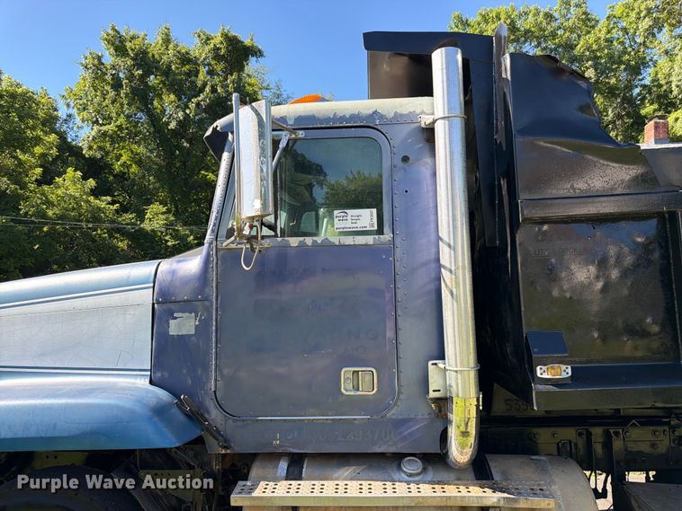 image for item FK3037 1989 Freightliner USF-1E dump truck