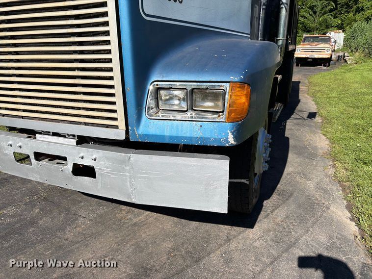 image for item FK3037 1989 Freightliner USF-1E dump truck