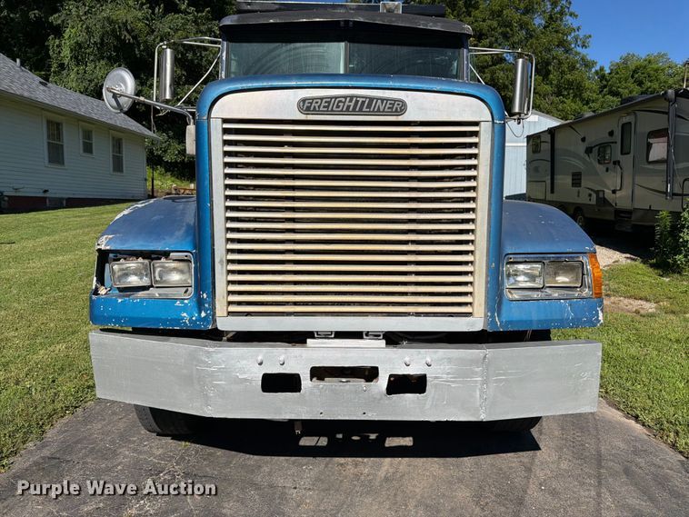image for item FK3037 1989 Freightliner USF-1E dump truck